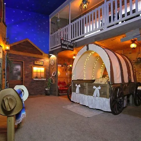 Go West Hotel